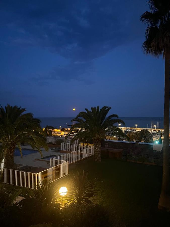 Appartement Avec Vue Mer Et Piscine Theoule-sur-Mer Exterior photo